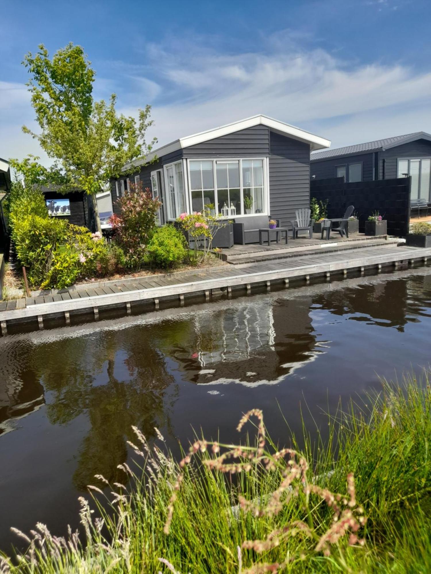 Wuivend Riet Gelegen Op Resort Venetie Giethoorn Kültér fotó